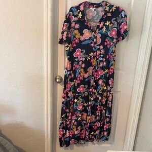 Crown & Ivy Navy Floral Midi Dress